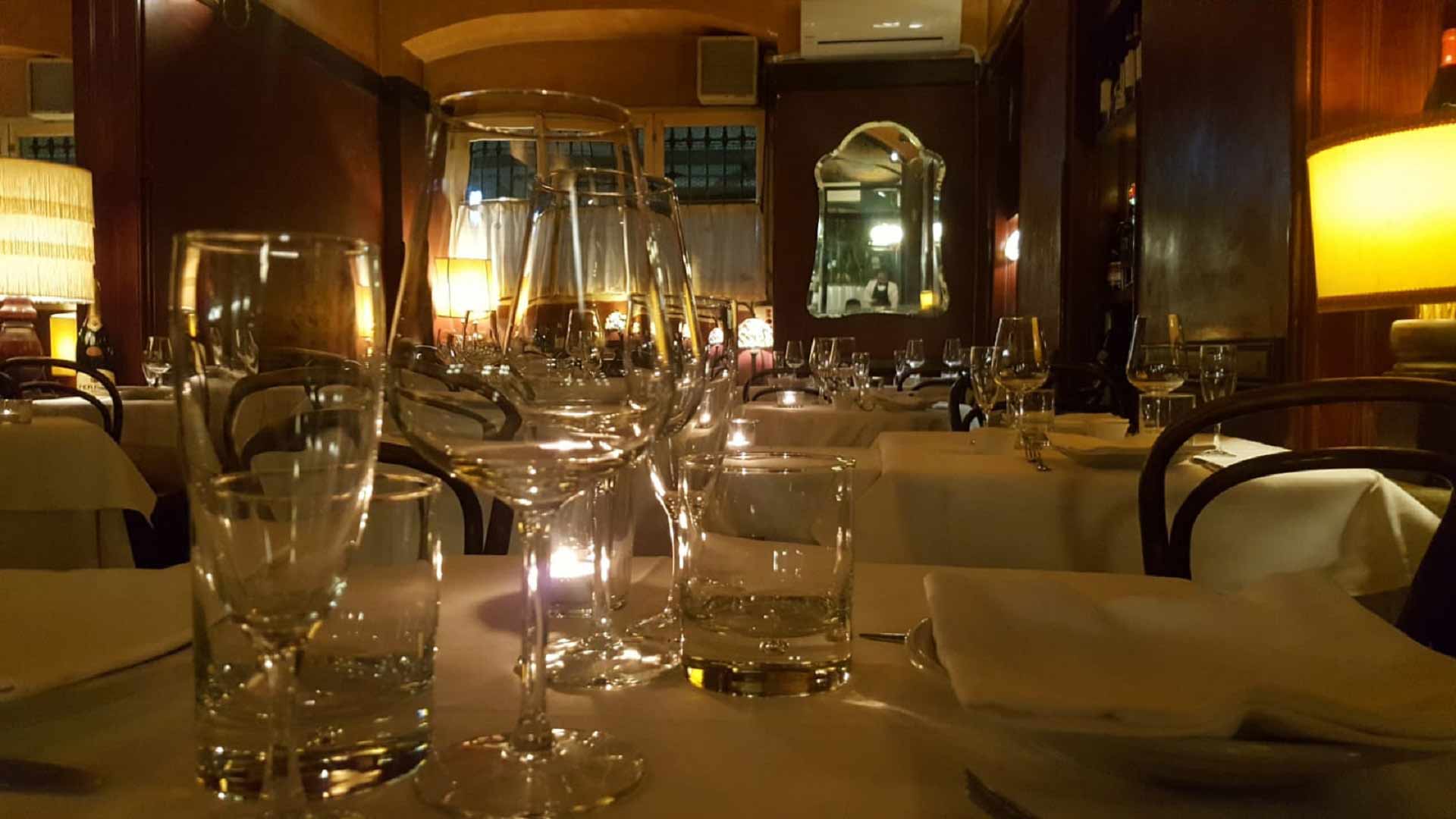 Tavolo con calice | Osteria del Binari